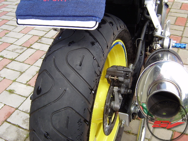 Suzuki 650 SV 011